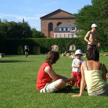 Ferienwohnung An Den Kaiserthermen * Trevír