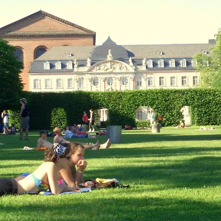 Ferienwohnung An Den Kaiserthermen * Trevír